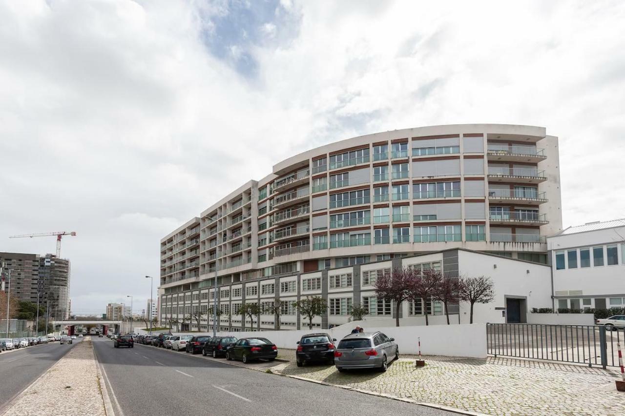 Metro Apartment